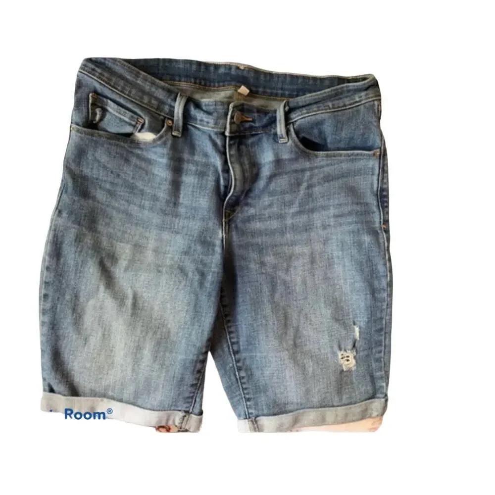 Levis rolled hem distressed jean shorts 29